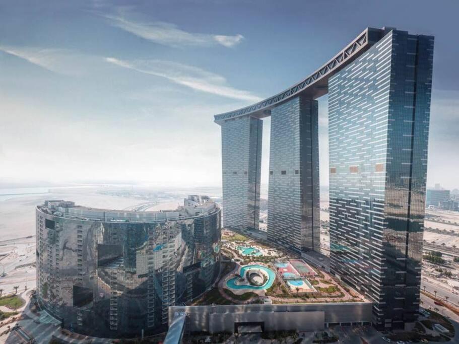 Cozy 1Br In Iconic Tower Apartment Abu Dhabi Luaran gambar