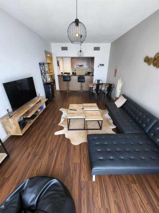 Cozy 1Br In Iconic Tower Apartment Abu Dhabi Luaran gambar